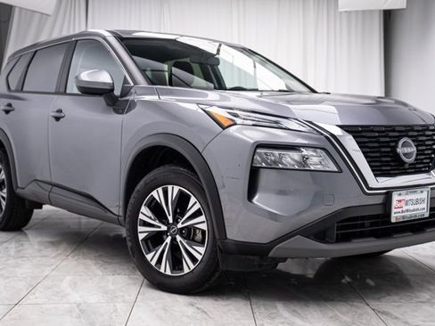 Used 2023 Nissan Rogue SV image 1
