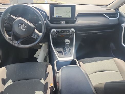 Used 2025 Toyota RAV4 XLE image 5