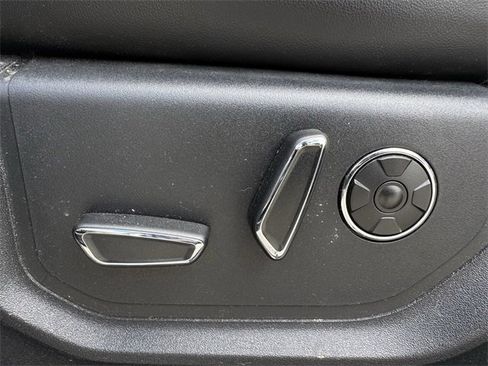 Used 2019 Ford F150 Platinum w/ Equipment Group 701A Luxury image 27