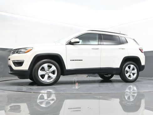Used 2020 Jeep Compass Latitude w/ Cold Weather Group image 39