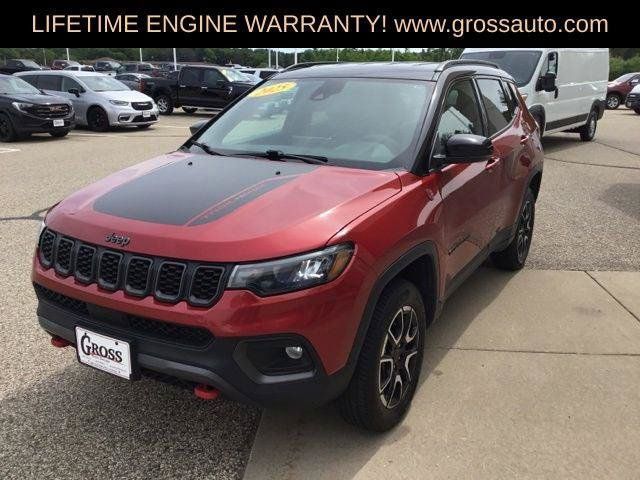 Certified 2025 Jeep Compass Trailhawk AWD/4WD image 5