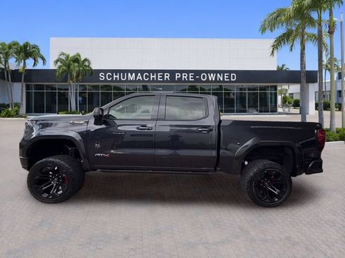 Used 2023 GMC Sierra 1500 AT4 w/ AT4 Premium Package AWD/4WD image 4