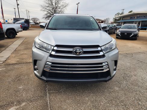Used 2018 Toyota Highlander Limited Platinum image 11
