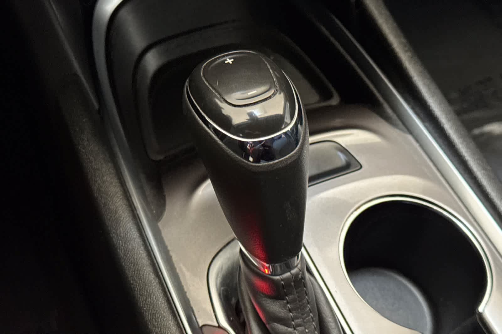 Used 2020 Chevrolet Malibu LT FWD image 22
