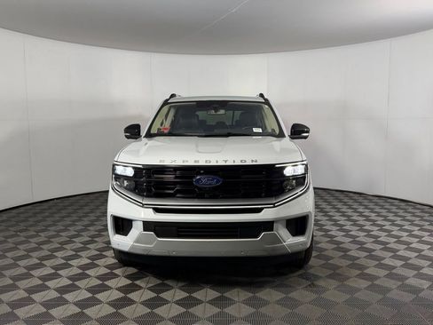 Used 2025 Ford Expedition Platinum AWD/4WD image 11