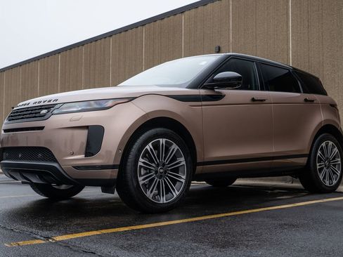 Used 2024 Land Rover Range Rover Evoque S image 4