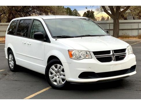 Used 2016 Dodge Grand Caravan SE w/ Quick Order Package 29E SE image 2