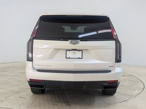 Certified 2022 Cadillac Escalade Sport Platinum w/ Heavy-Duty Trailer Package image 10