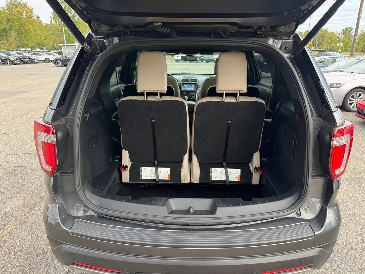 Used 2019 Ford Explorer XLT w/ Equipment Group 202A AWD/4WD image 20