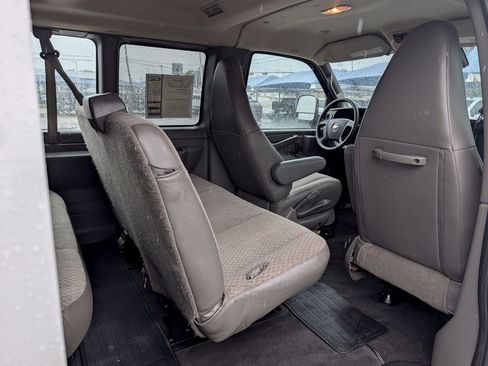 Used 2025 Chevrolet Express 3500 LT w/ LT Preferred Equipment Group RWD image 28