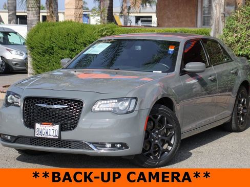 Used 2019 Chrysler 300 S image 4