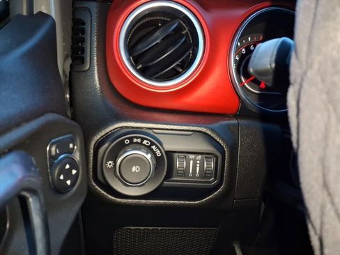 Used 2022 Jeep Wrangler Unlimited Rubicon w/ LED Lighting Group image 15