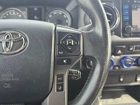 Used 2019 Toyota Tacoma TRD Off-Road w/ TRD Premium Off Road Package AWD/4WD image 26