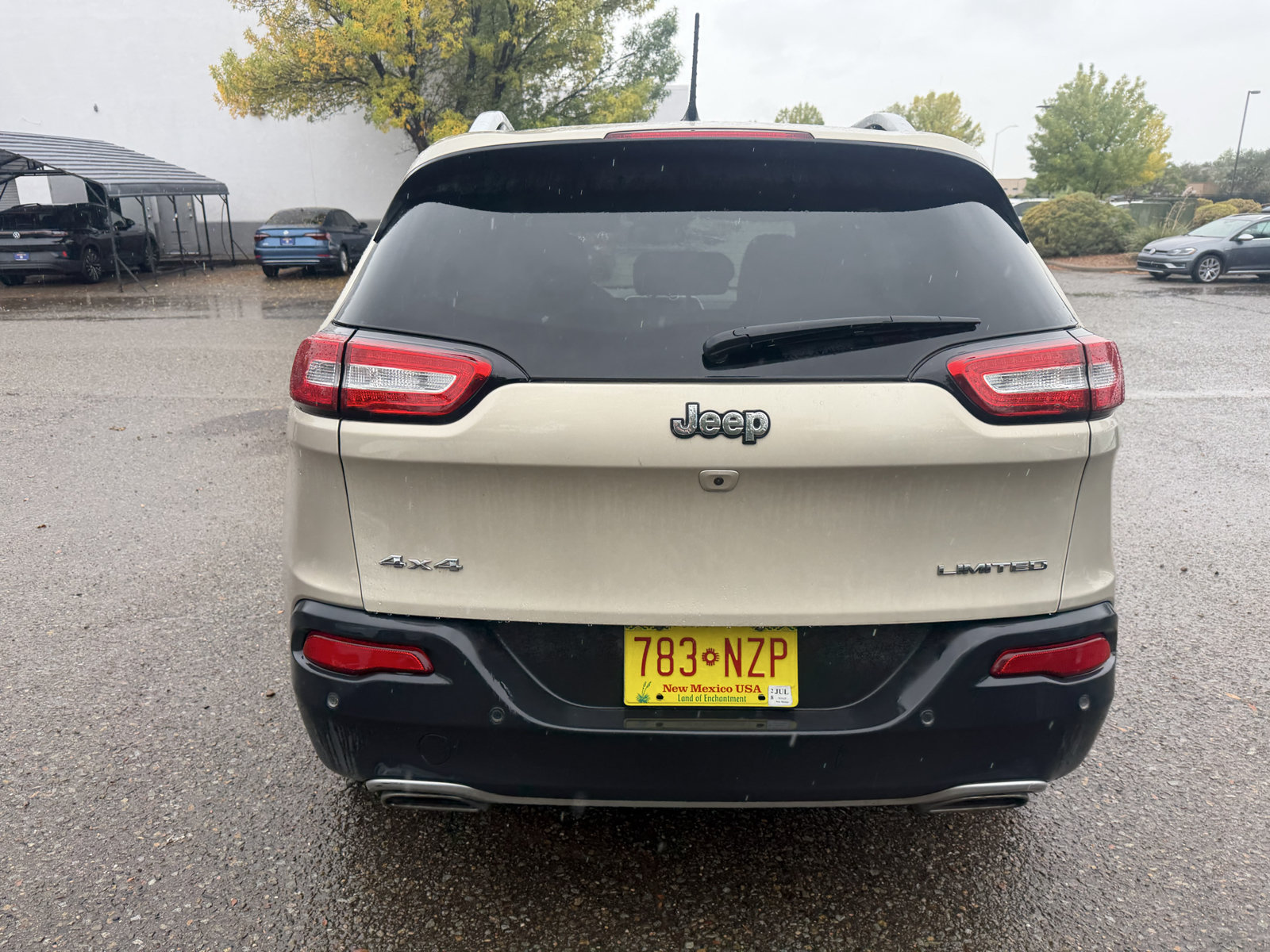 Used 2015 Jeep Cherokee Limited w/ Technology Group AWD/4WD image 6