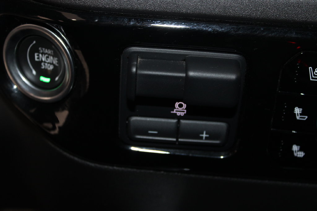Used 2023 Chevrolet Silverado 1500 LTZ AWD/4WD image 45