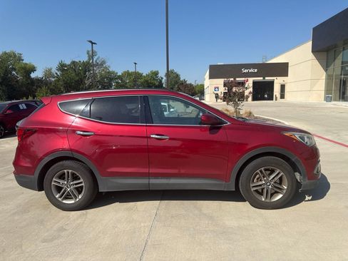 Used 2017 Hyundai Santa Fe Sport FWD image 2