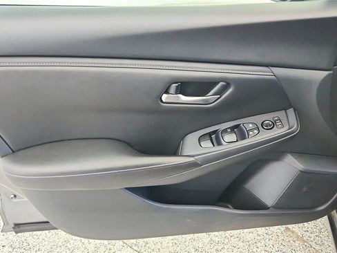 Used 2024 Nissan Sentra SV FWD image 31