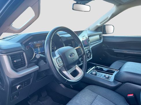 Used 2022 Ford Expedition XLT AWD/4WD image 9