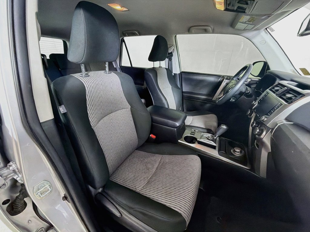 Used 2022 Toyota 4Runner SR5 AWD/4WD image 24
