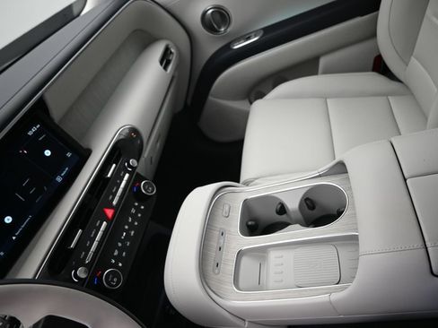 Certified 2026 Hyundai Palisade Calligraphy AWD/4WD image 19