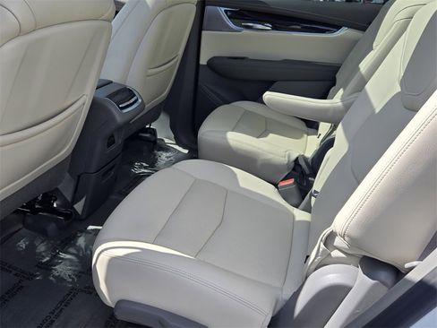Used 2024 Cadillac XT6 Premium Luxury w/ Technology Package image 11