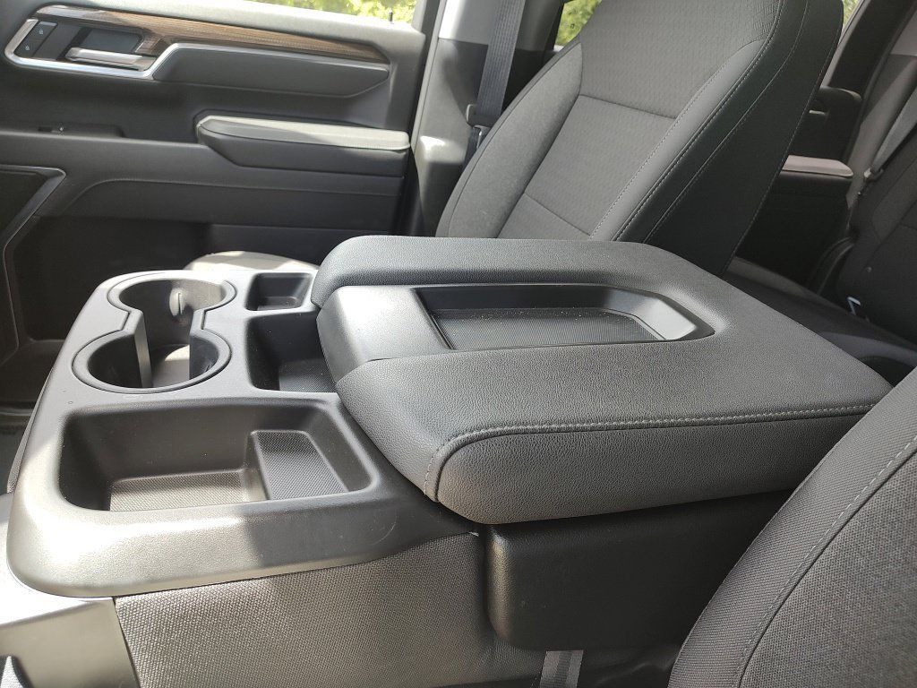 Used 2025 Chevrolet Silverado 2500 LT w/ Convenience Package AWD/4WD image 34