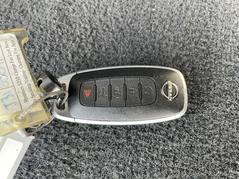 Used 2025 Nissan Pathfinder SV image 21