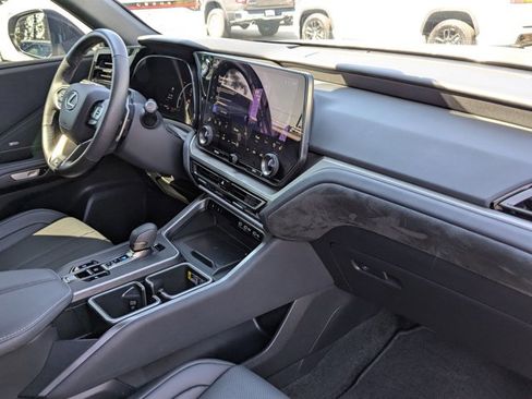 Used 2025 Lexus TX 500h AWD w/ Technology Package image 20