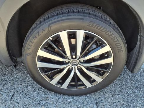 Certified 2025 Nissan Pathfinder Platinum w/ Cargo Package FWD image 20
