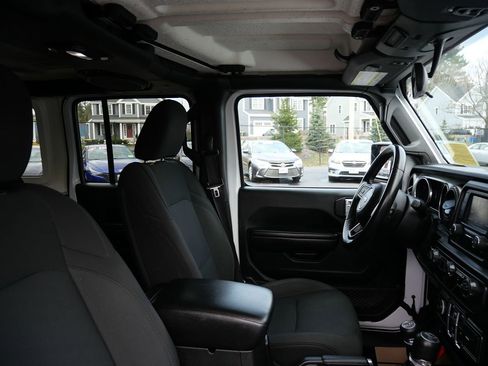 Used 2018 Jeep Wrangler Unlimited Sport S image 17