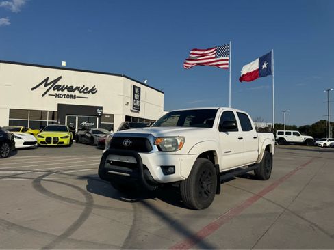 Used 2015 Toyota Tacoma PreRunner w/ SR5 Package RWD image 1