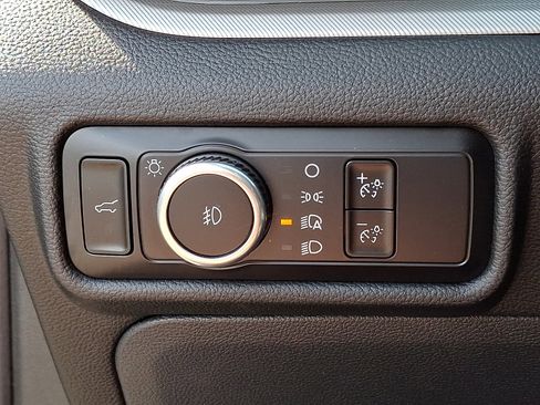 Used 2023 Ford Explorer XLT w/ Equipment Group 202A AWD/4WD image 25