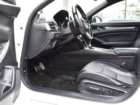 Used 2018 Honda Accord Sport image 15