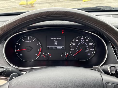 Used 2015 Kia Cadenza Premium image 27