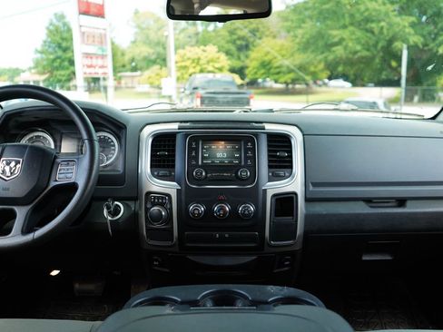 Used 2015 RAM 1500 Classic SLT RWD image 10