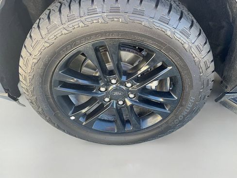 Used 2024 Ford Expedition XLT RWD image 33