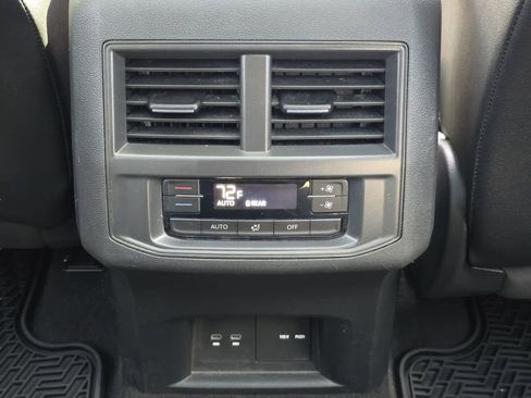 Used 2023 Volkswagen Atlas SE w/ Panoramic Sunroof Package AWD/4WD image 30