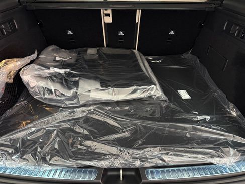 New 2026 Mercedes-Benz GLC 300 image 21