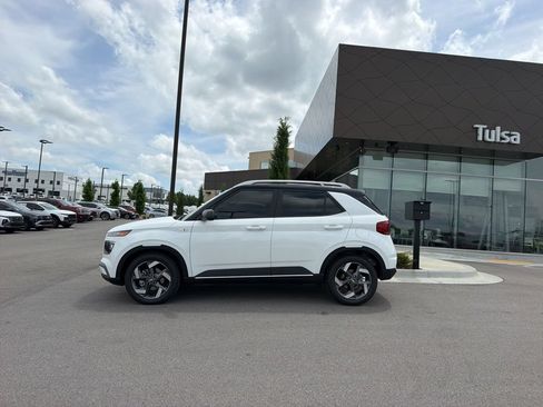 New 2026 Hyundai Venue SEL FWD image 6