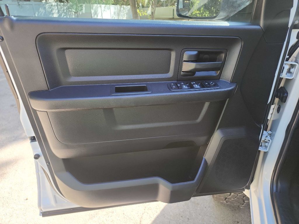 Used 2016 RAM 2500 Tradesman w/ Chrome Appearance Group AWD/4WD image 16