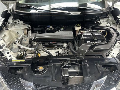 Used 2016 Nissan Rogue SV AWD/4WD image 20