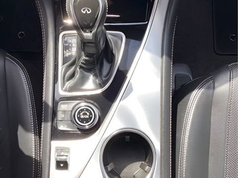 Used 2017 INFINITI Q60 w/ Premium Package image 31
