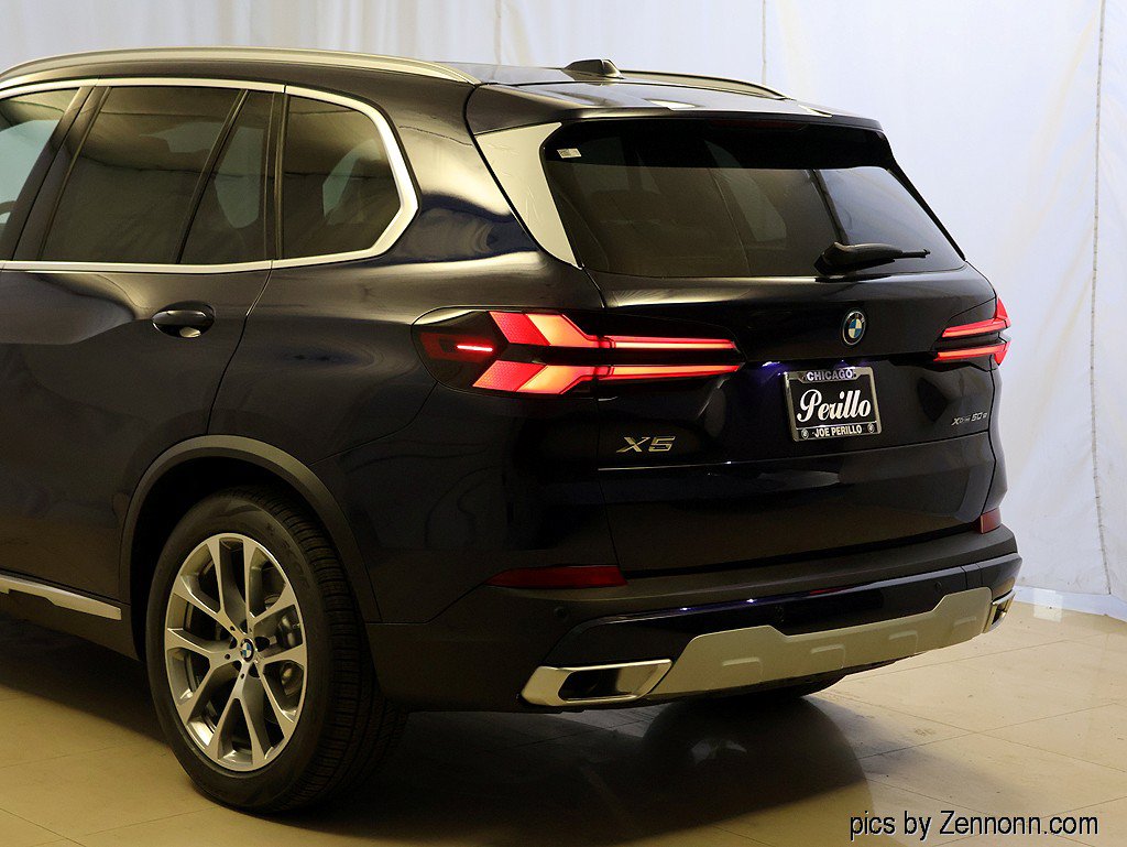 Used 2026 BMW X5 xDrive50e AWD/4WD image 8