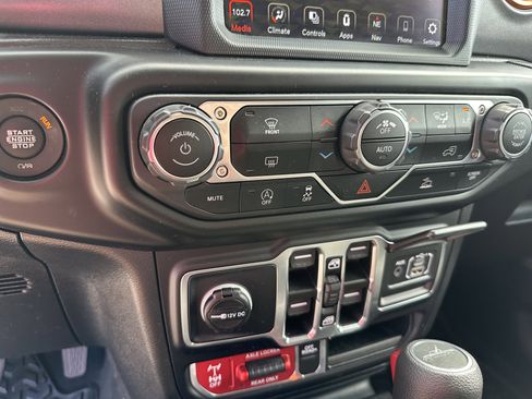 Used 2021 Jeep Gladiator Mojave image 30