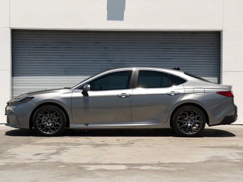 Used 2025 Toyota Camry XLE w/ Premium Plus Package FWD image 22