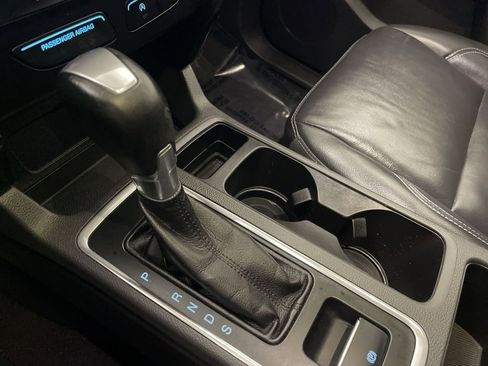 Used 2017 Ford Escape Titanium image 10