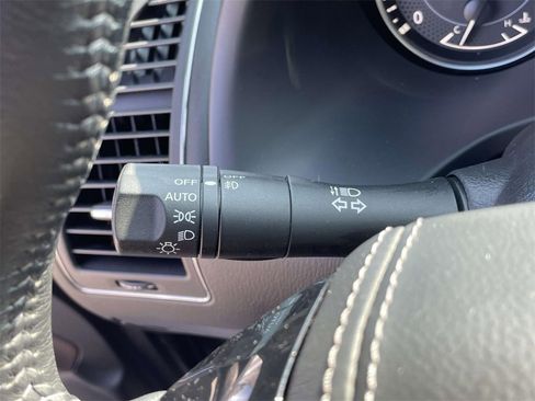 Used 2022 Nissan Armada Platinum w/ Captain's Chairs Package image 33