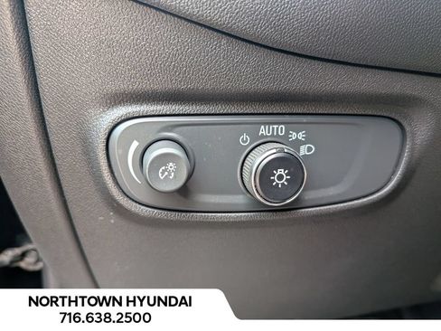Used 2022 Chevrolet Equinox LT AWD/4WD image 25