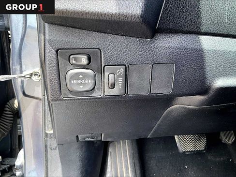 Used 2014 Toyota Corolla L FWD image 32
