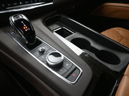 Used 2023 Cadillac Escalade ESV Premium Luxury image 30